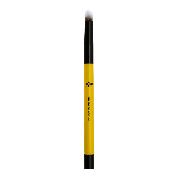 Magnetic Blending Brush for professional shading and blending.