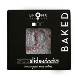 Single Slide Baked Eyeshadow with high-impact pigmentation and iridescent color effect in different lighting.